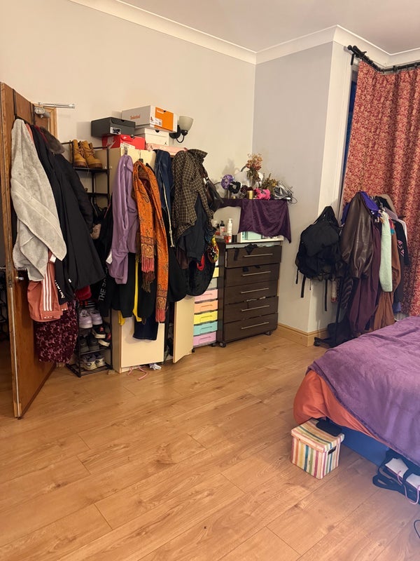 Room Dyson Road in Greater London