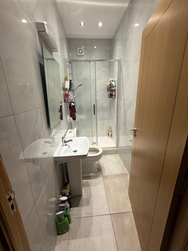 Room Dyson Road in Greater London