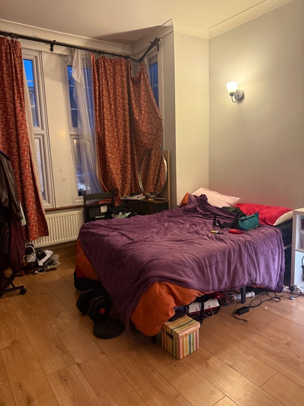 Room Dyson Road in Greater London