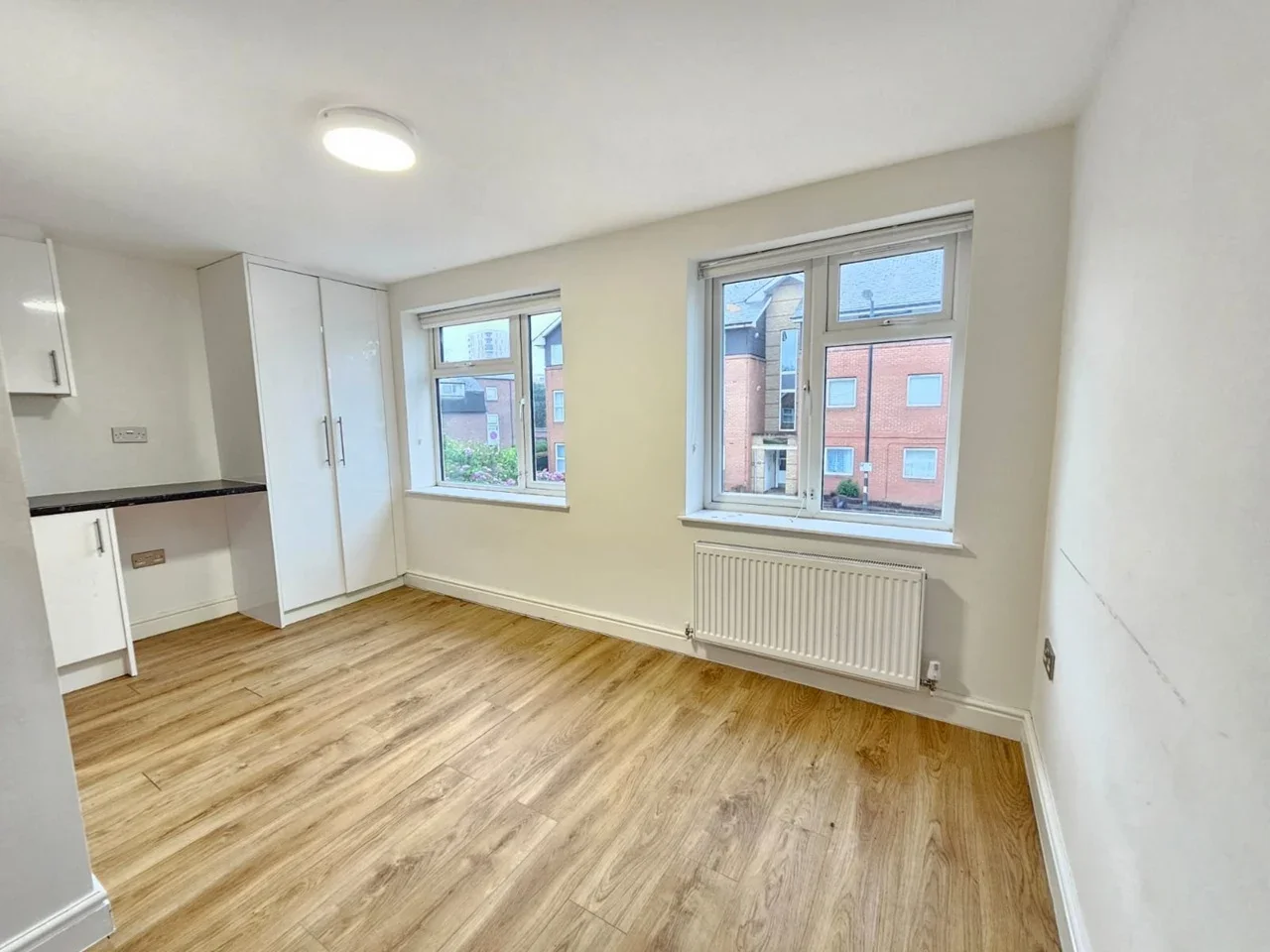 Flat Byron Road in Greater London