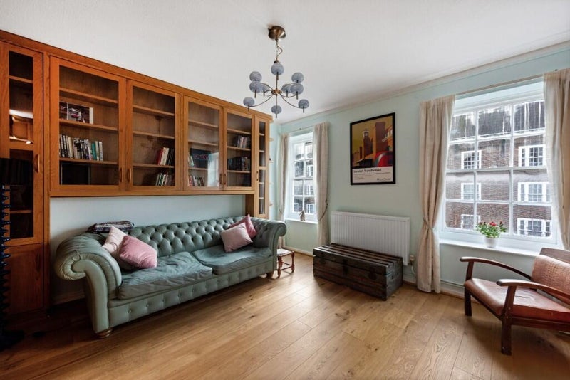 Room Ossulston Street in Greater London