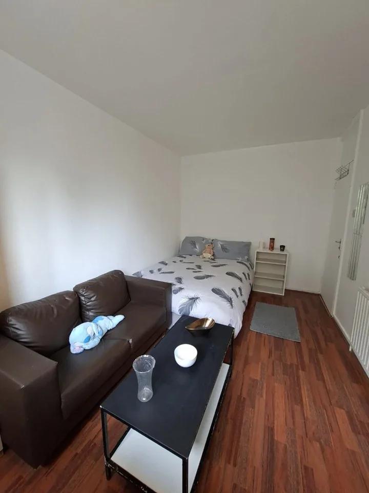Room Cambridge Heath Road in Greater London