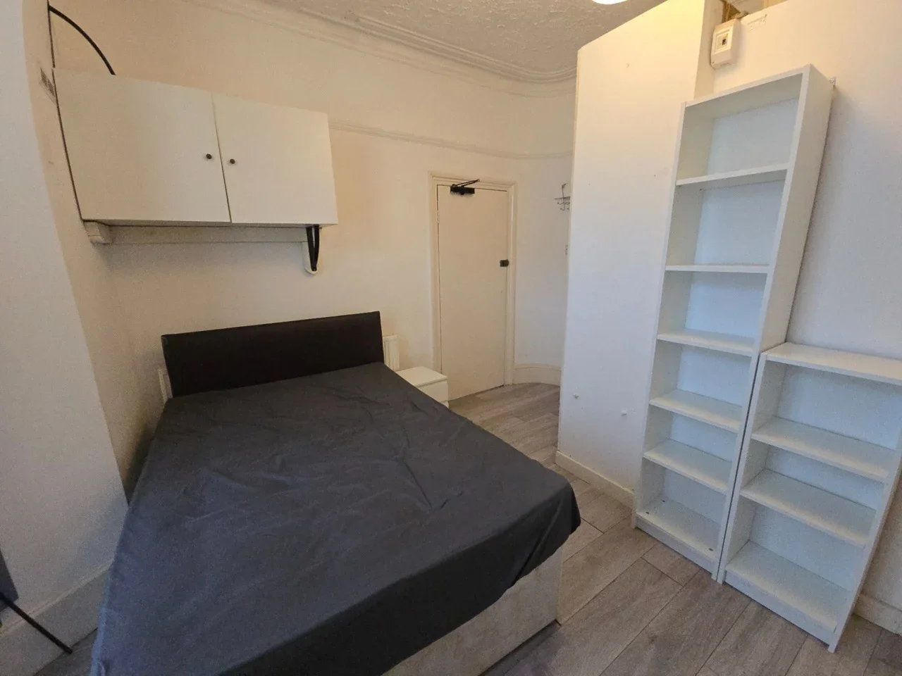 Room Clova Road in Greater London