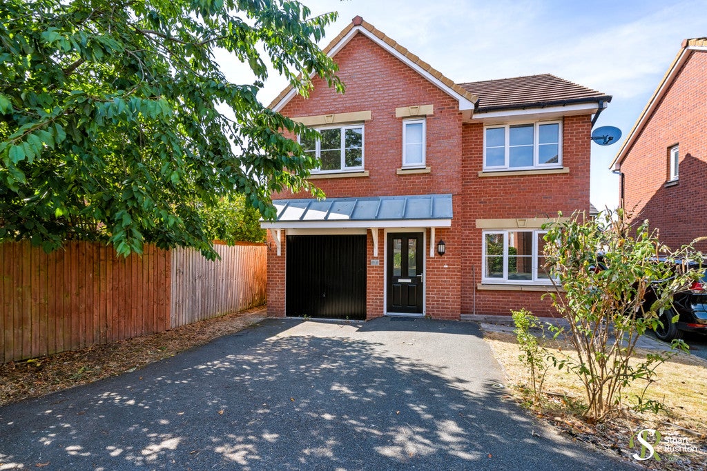 House Pembroke Place in Greater London