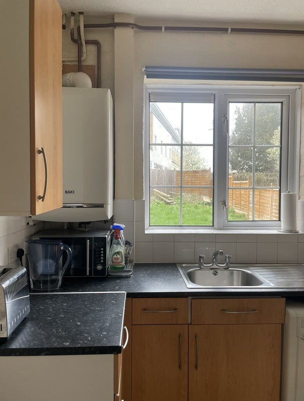 Room Huntingfield Road in Greater London