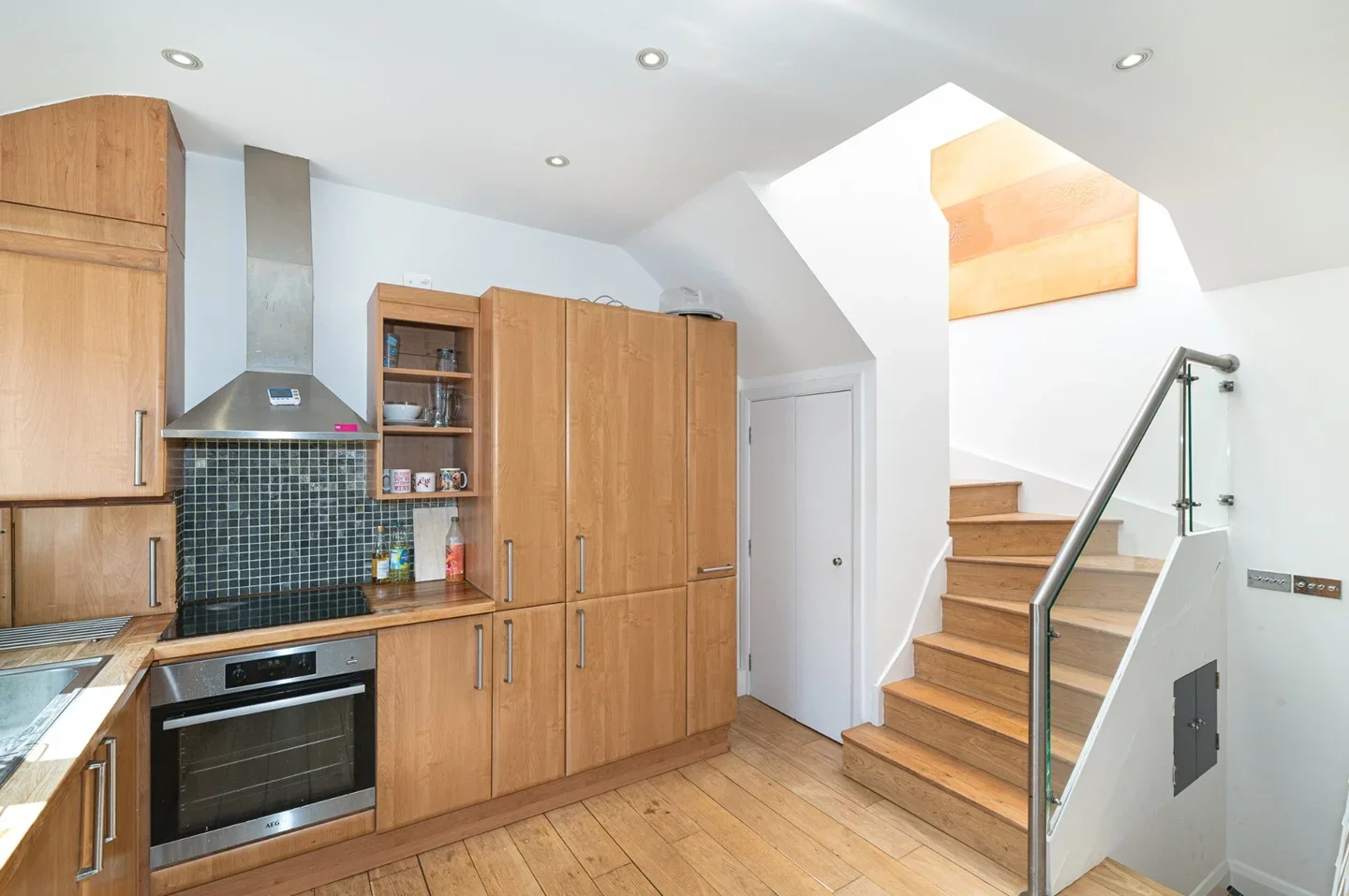 House Balham New Road in Greater London