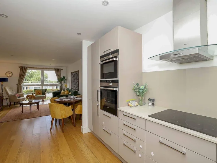 Flat Skerne Road in Greater London