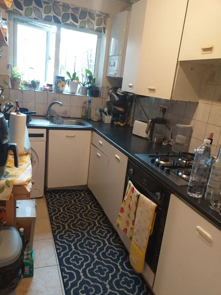 Flat Clarence Road in Greater London