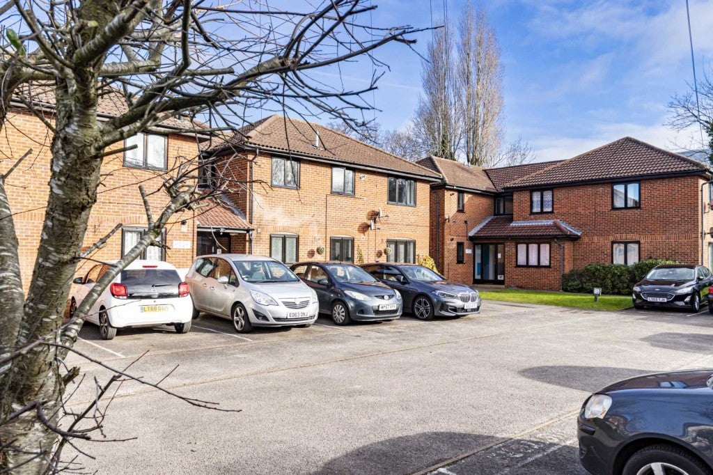 Flat Hales Park in Dacorum