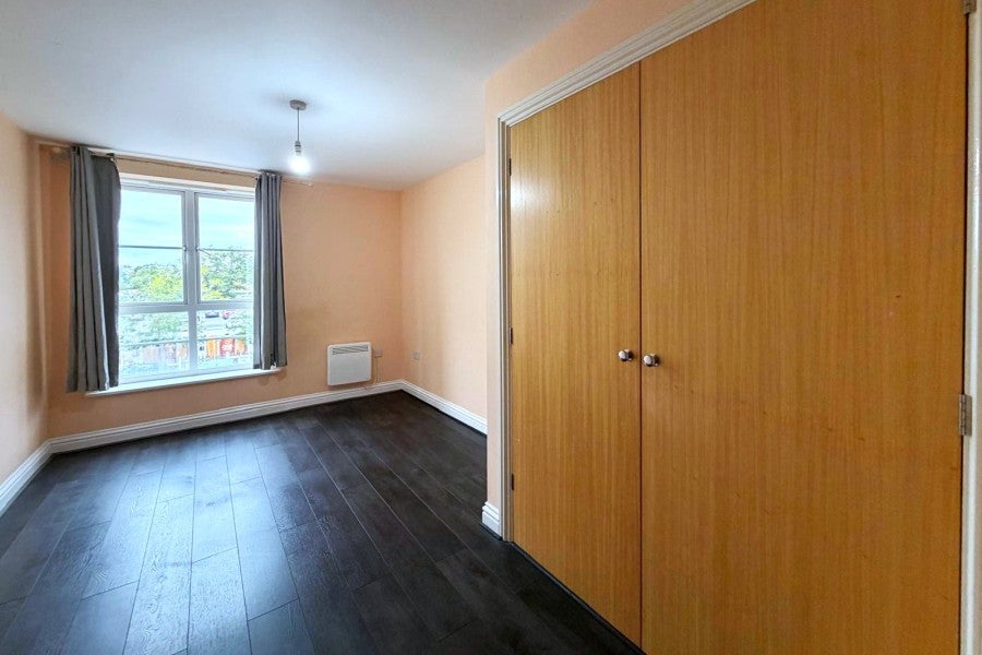 Flat Tudor Way in Woking