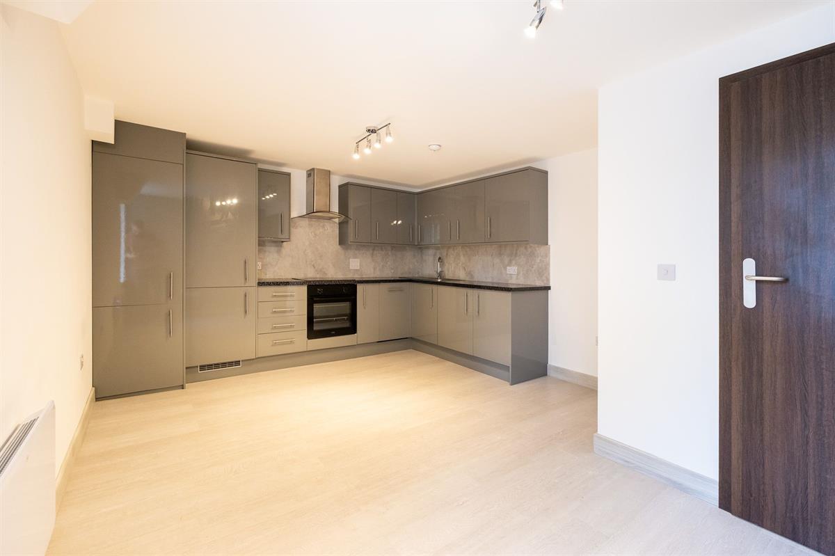 Flat Paris Avenue in Newcastle-under-Lyme