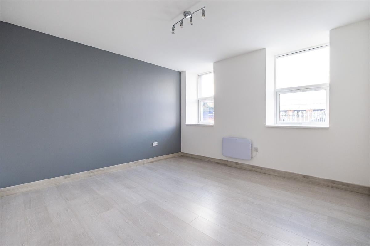 Flat Paris Avenue in Newcastle-under-Lyme