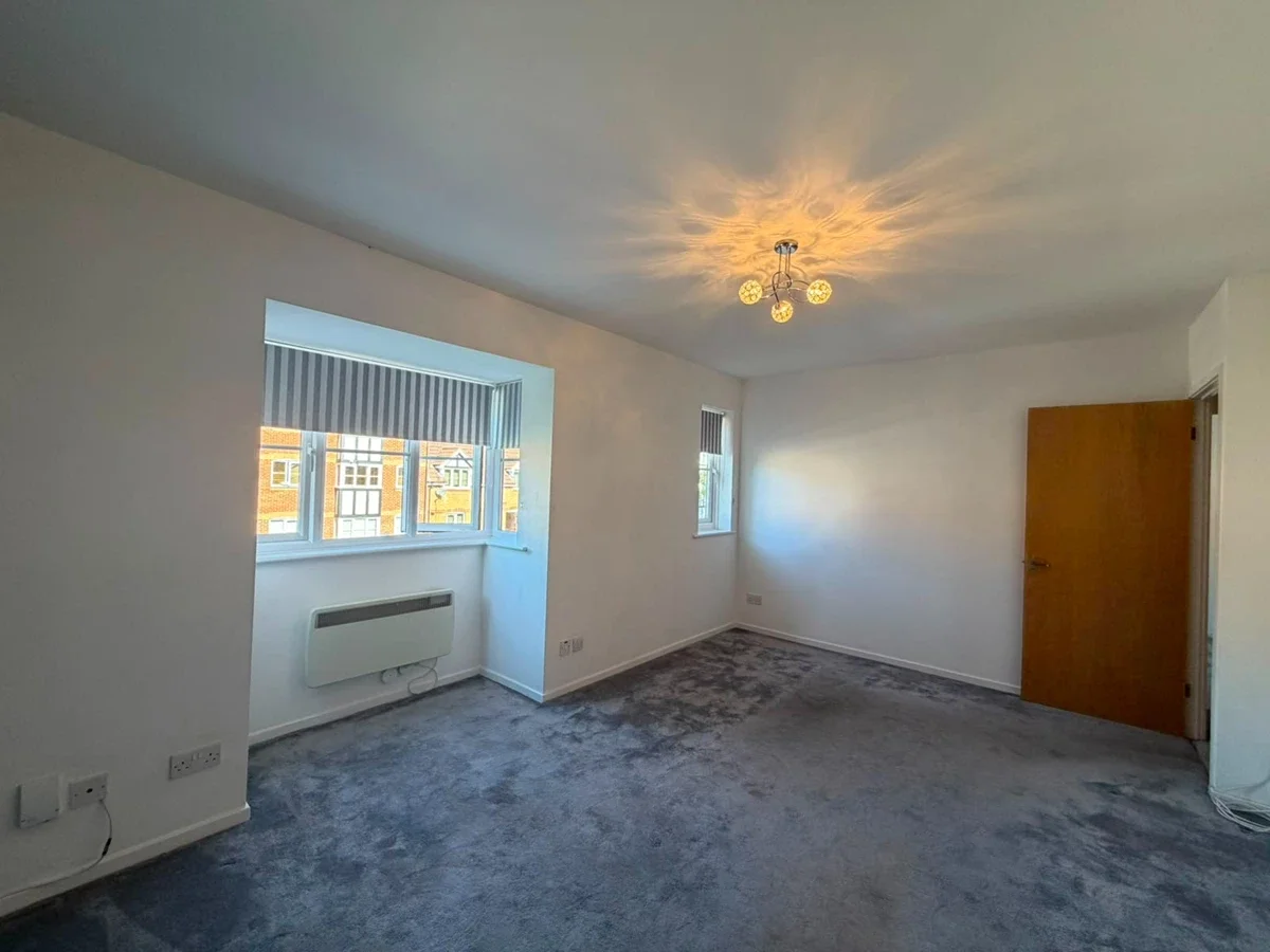 Flat Lea Valley Road in Greater London