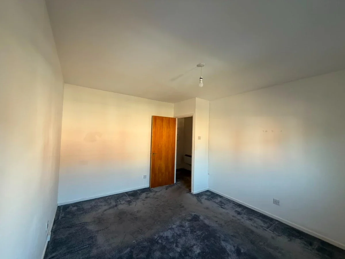 Flat Lea Valley Road in Greater London