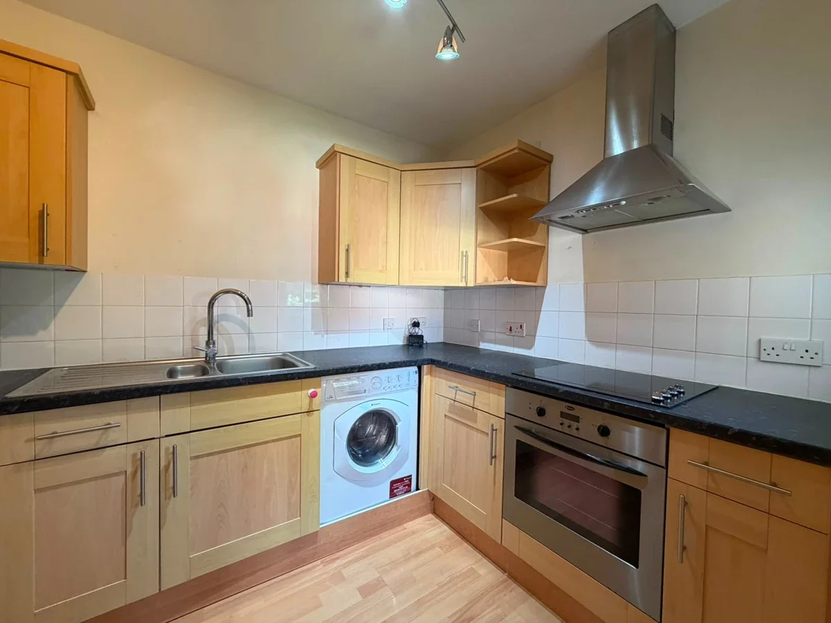 Flat Lea Valley Road in Greater London