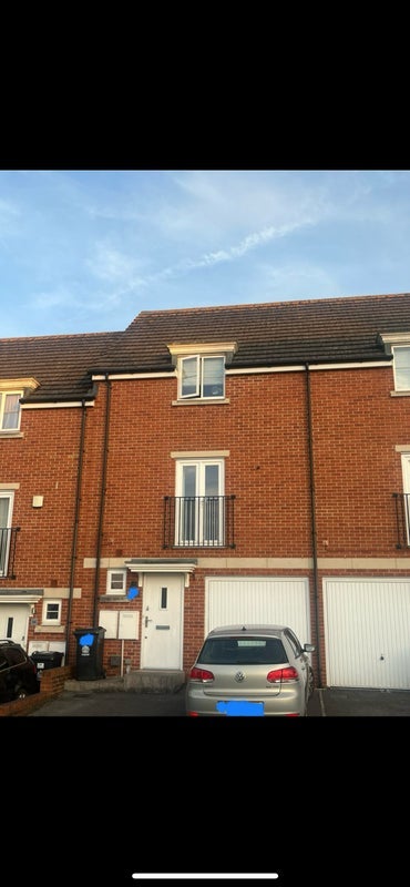 Flat Tolsey Gardens in Gloucester