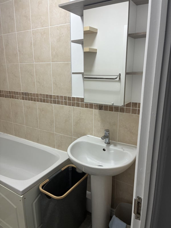 Flat Tolsey Gardens in Gloucester
