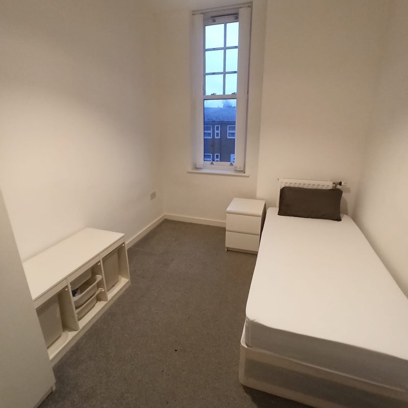 Room George Peabody Street in Greater London