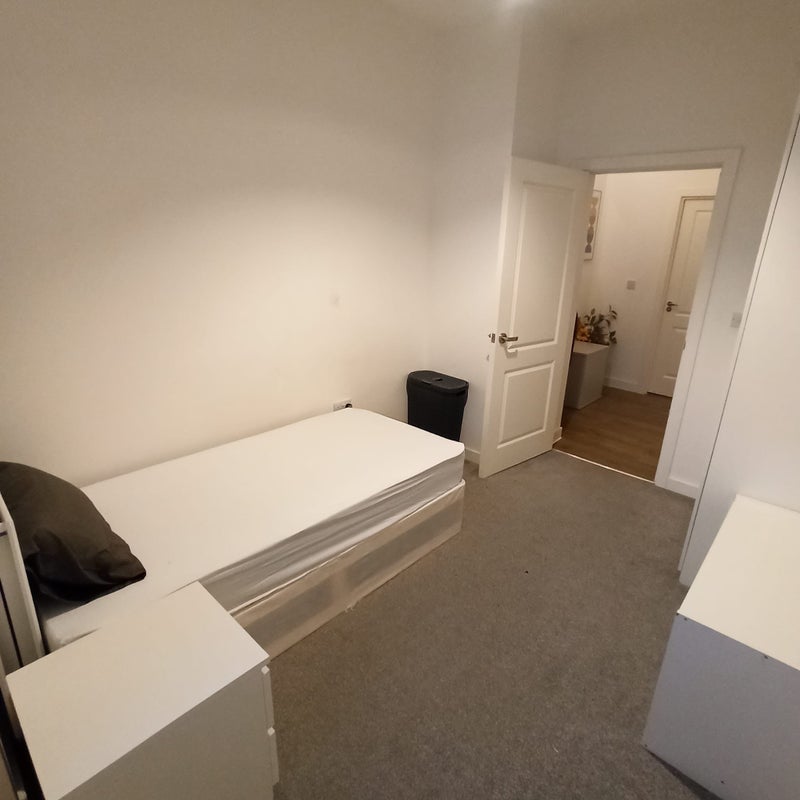 Room George Peabody Street in Greater London