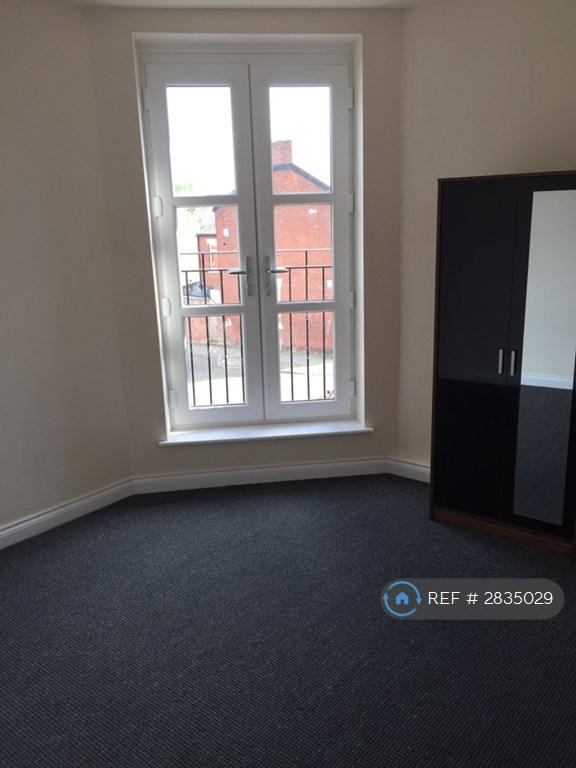 Room Bank Place in Preston