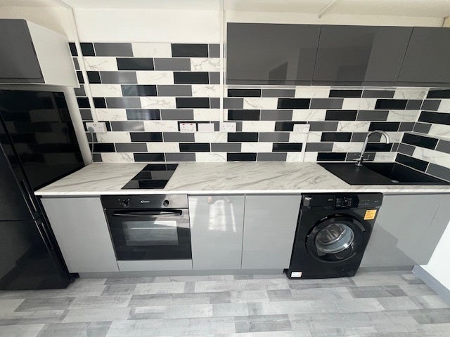 Flat Bursledon Road in Southampton