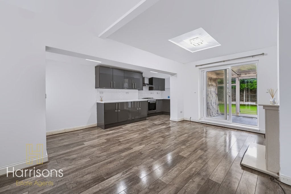 House Elton Avenue in Farnworth
