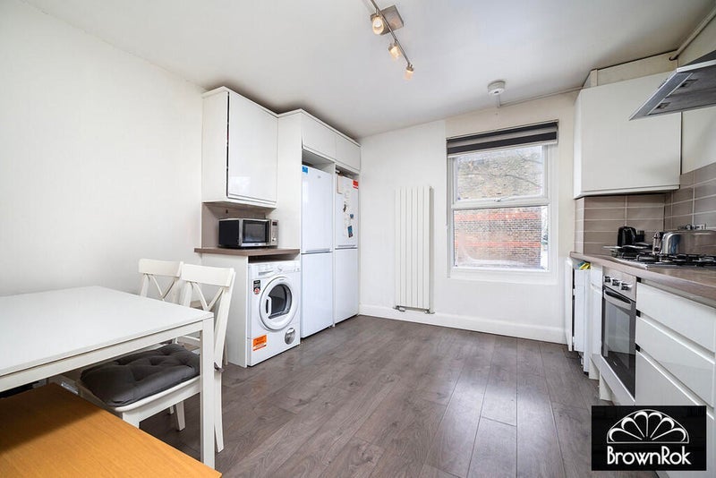 Flat Chamberlayne Road in Greater London