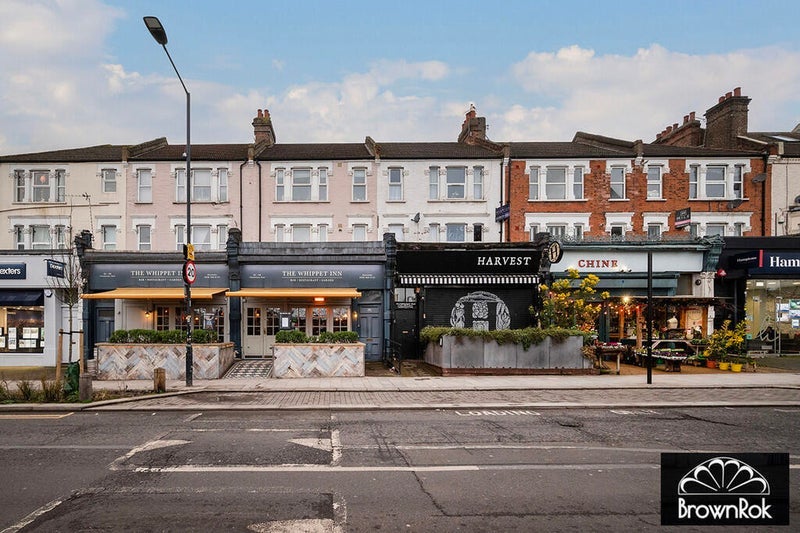 Flat Chamberlayne Road in Greater London