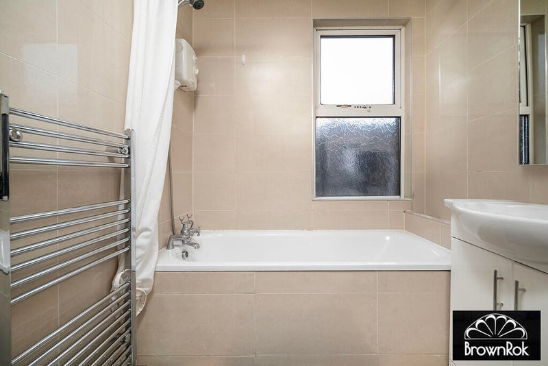 Flat Chamberlayne Road in Greater London
