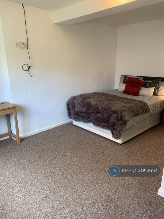 Room Whitley Village in Coventry