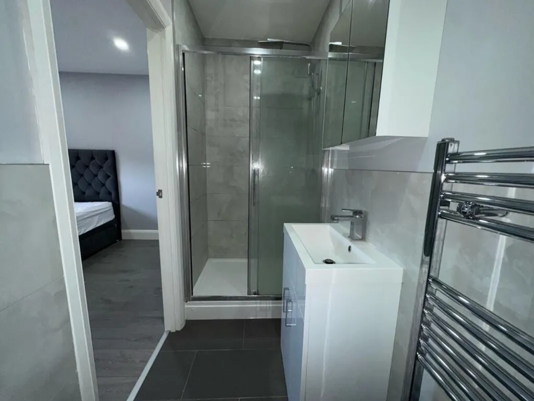 Flat Randlesdown Road in Greater London