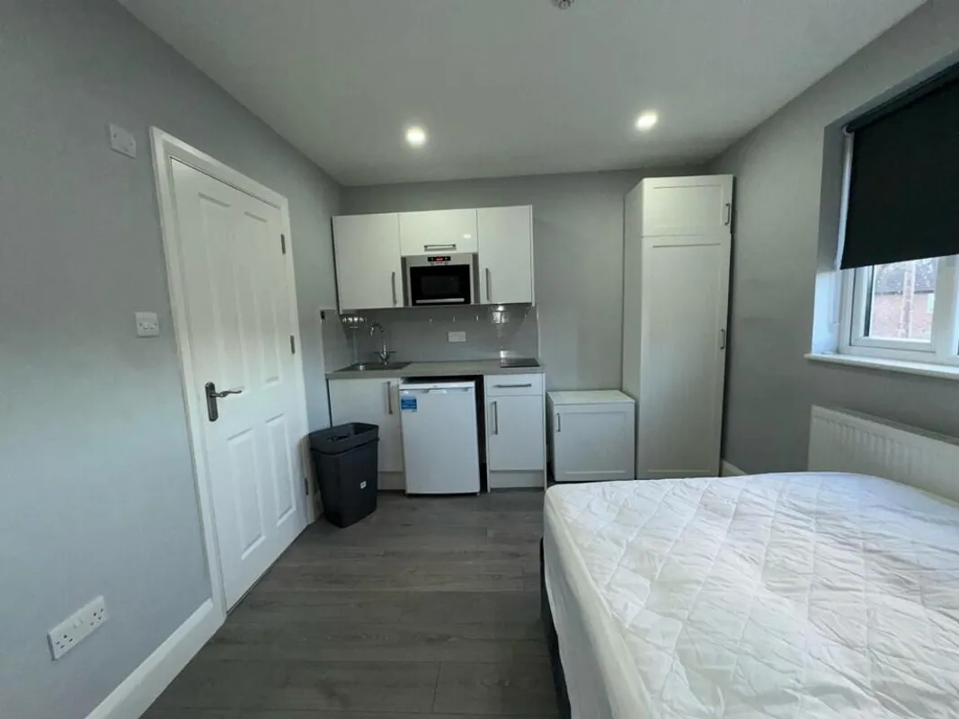 Flat Randlesdown Road in Greater London