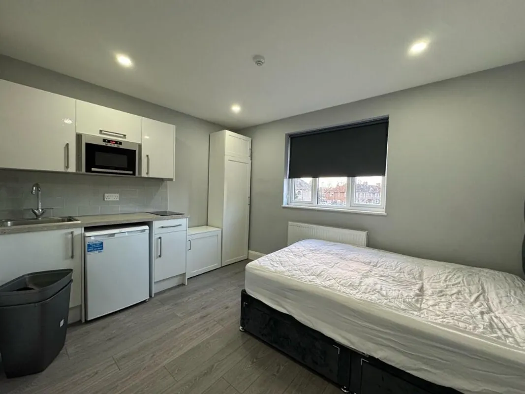 Flat Randlesdown Road in Greater London