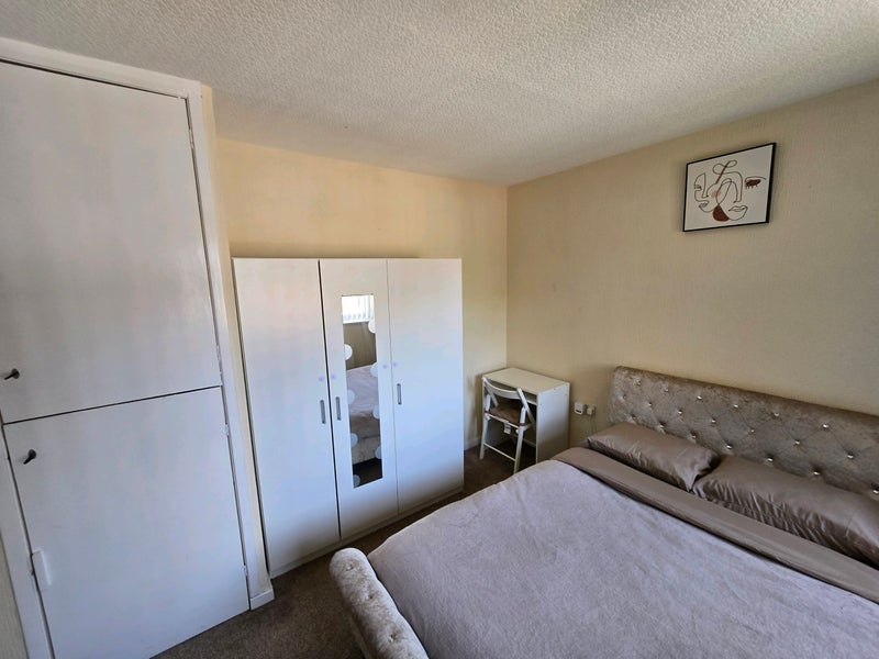 Room Borrowdale Road in Middleton