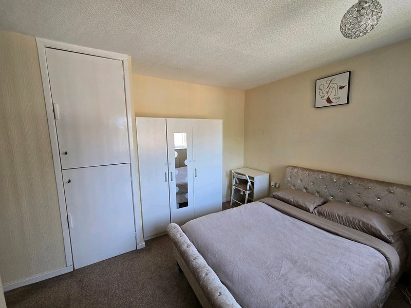Room Borrowdale Road in Middleton