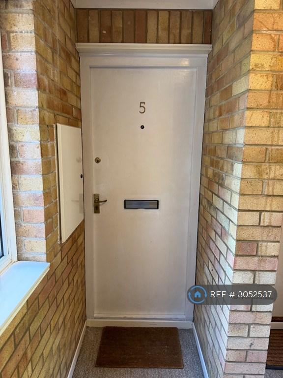 Flat Findlay Close in Rainham