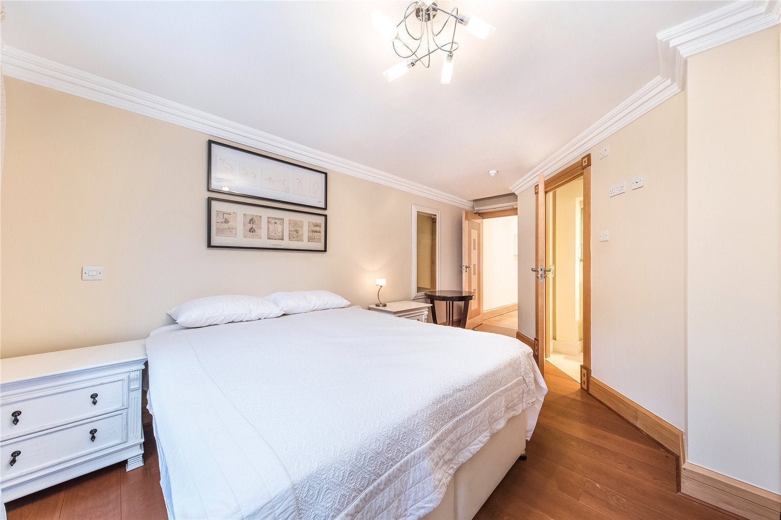 Flat Hans Road in Greater London