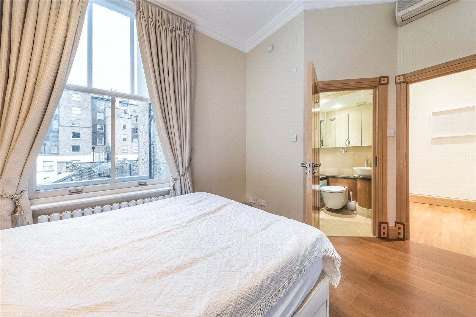 Flat Hans Road in Greater London