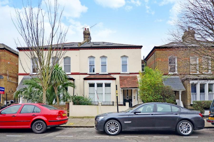 Flat Finsbury Park Road in Greater London
