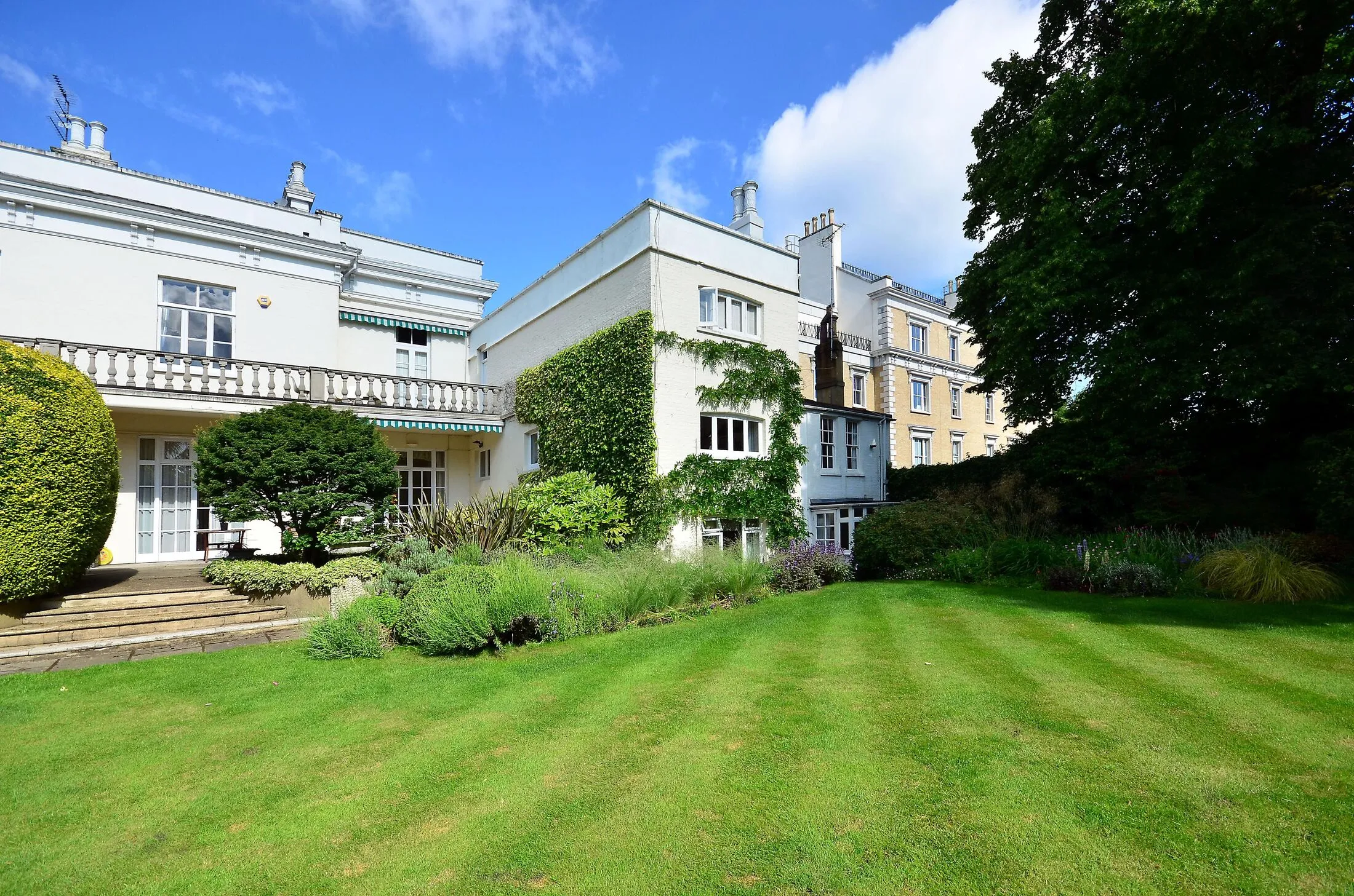 Flat Wimbledon Park Side in Greater London