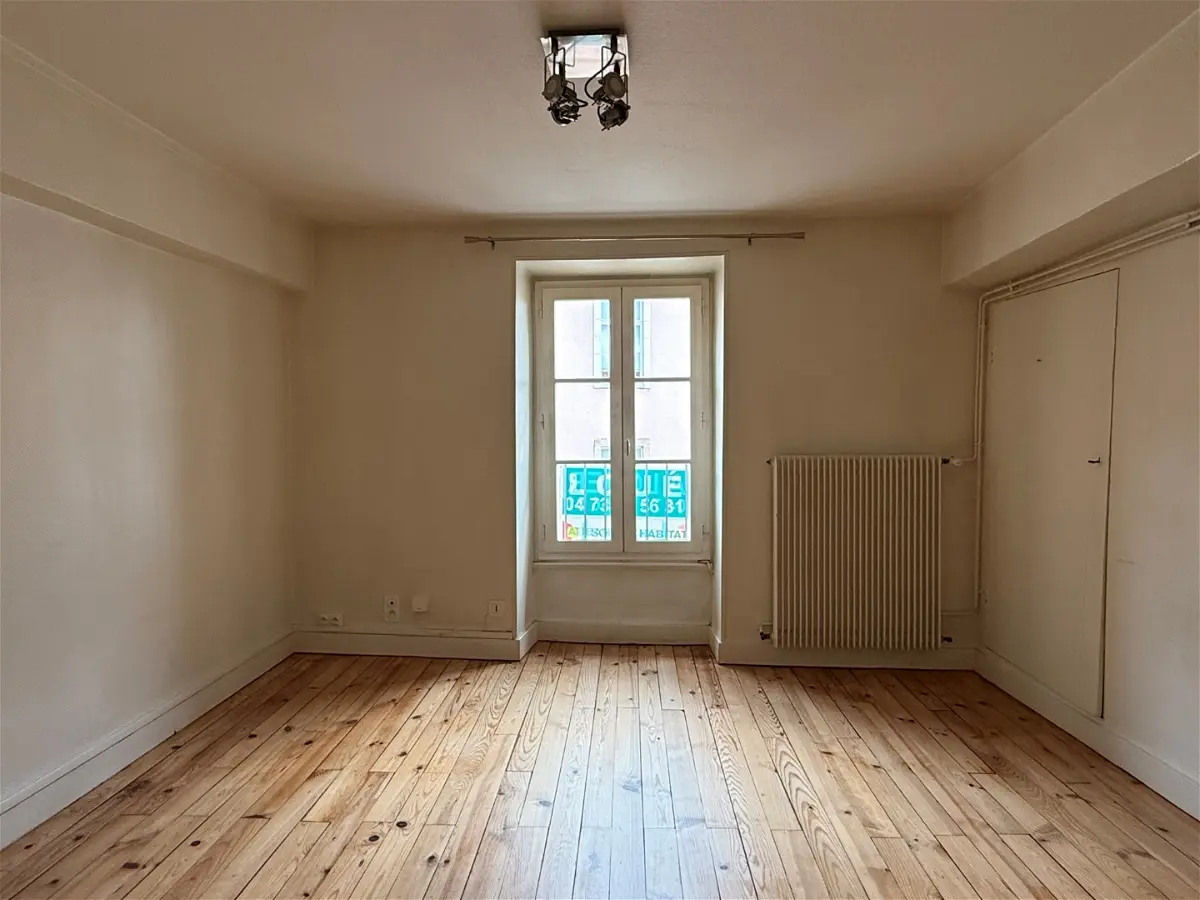 Appartement Place Nicolas Pomel à Issoire