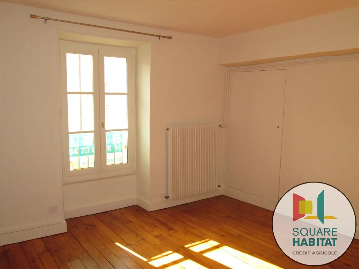 Flat Place Nicolas Pomel in Issoire