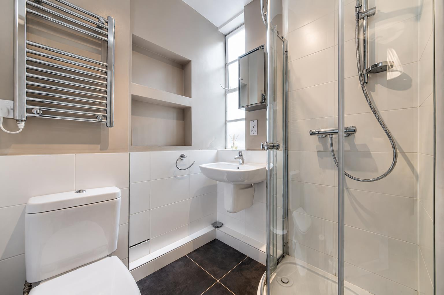 Flat Sloane Avenue in Greater London