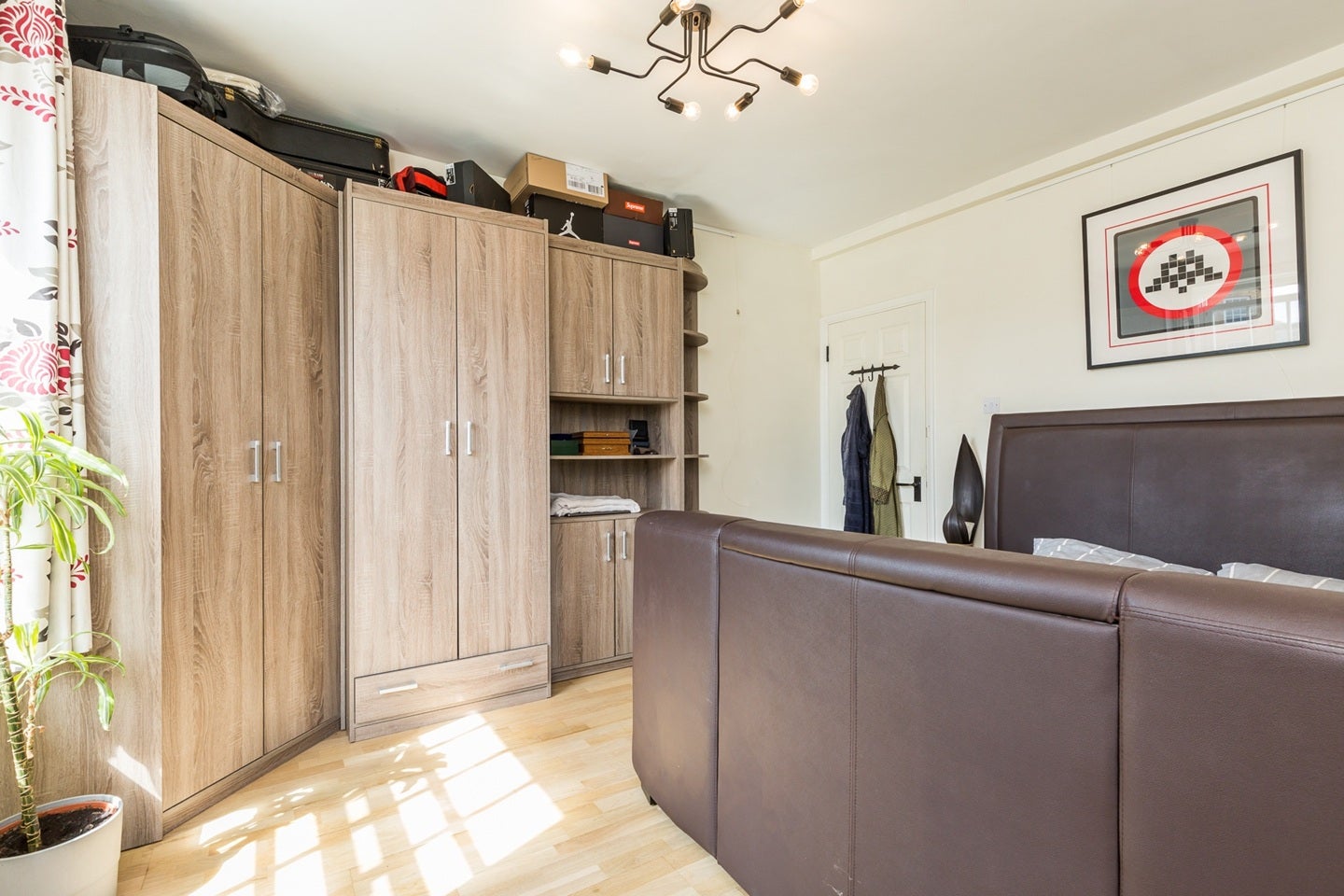 Flat Newburn Street in Greater London