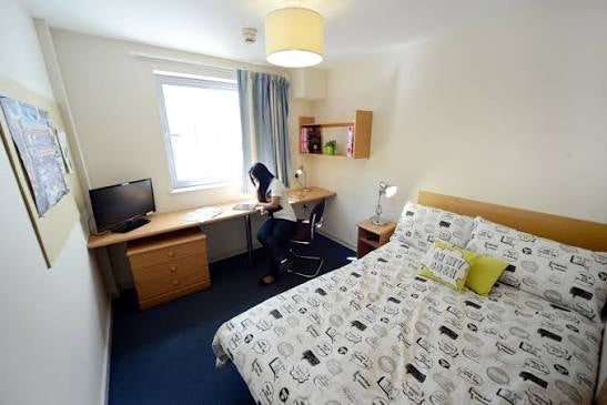 Room Stoddart Street in Newcastle upon Tyne