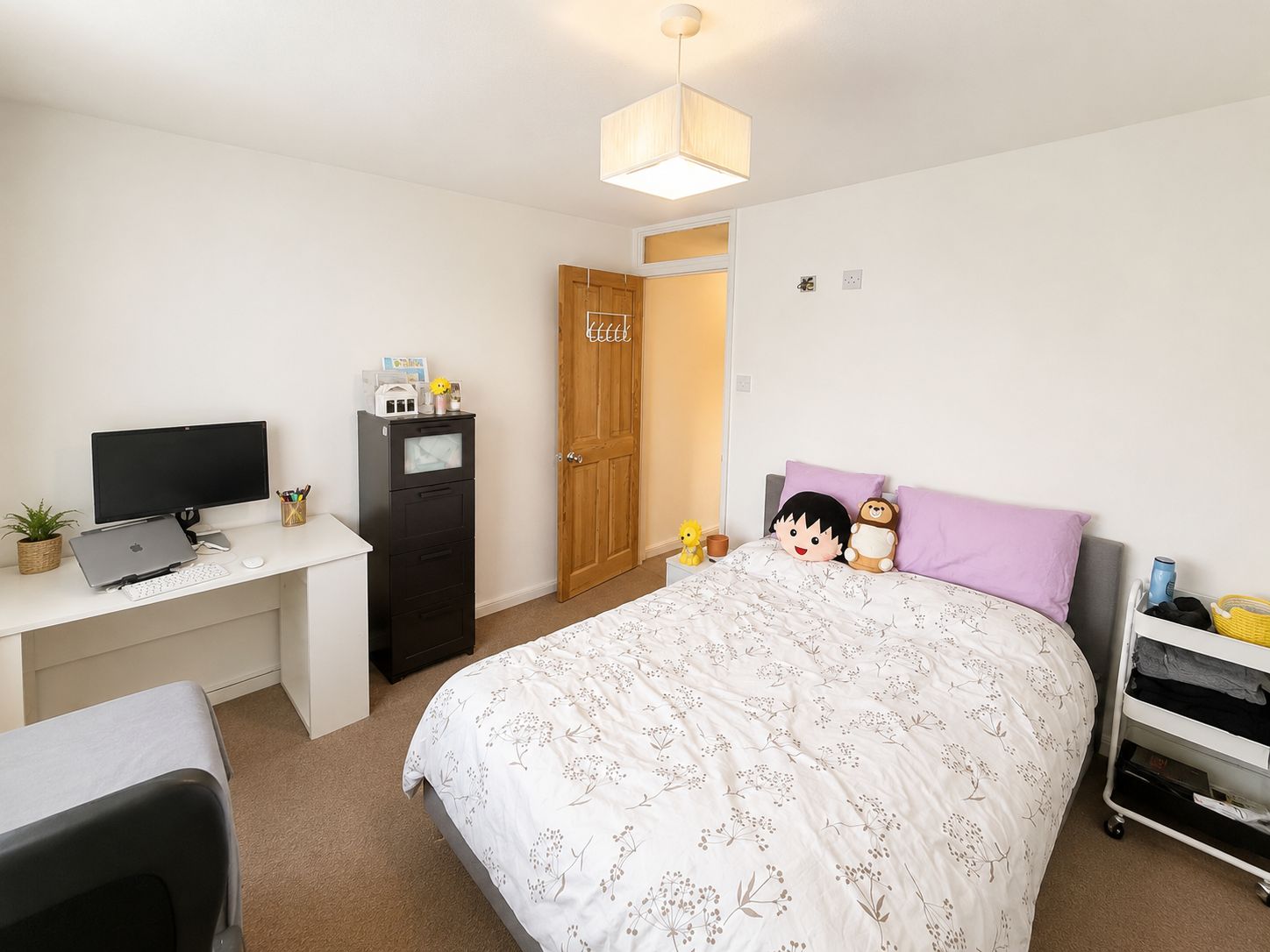 Flat Sellwood Drive in Greater London
