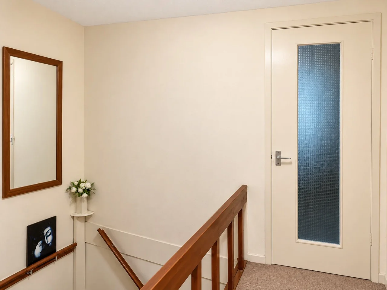 Room Mayfield Close in London
