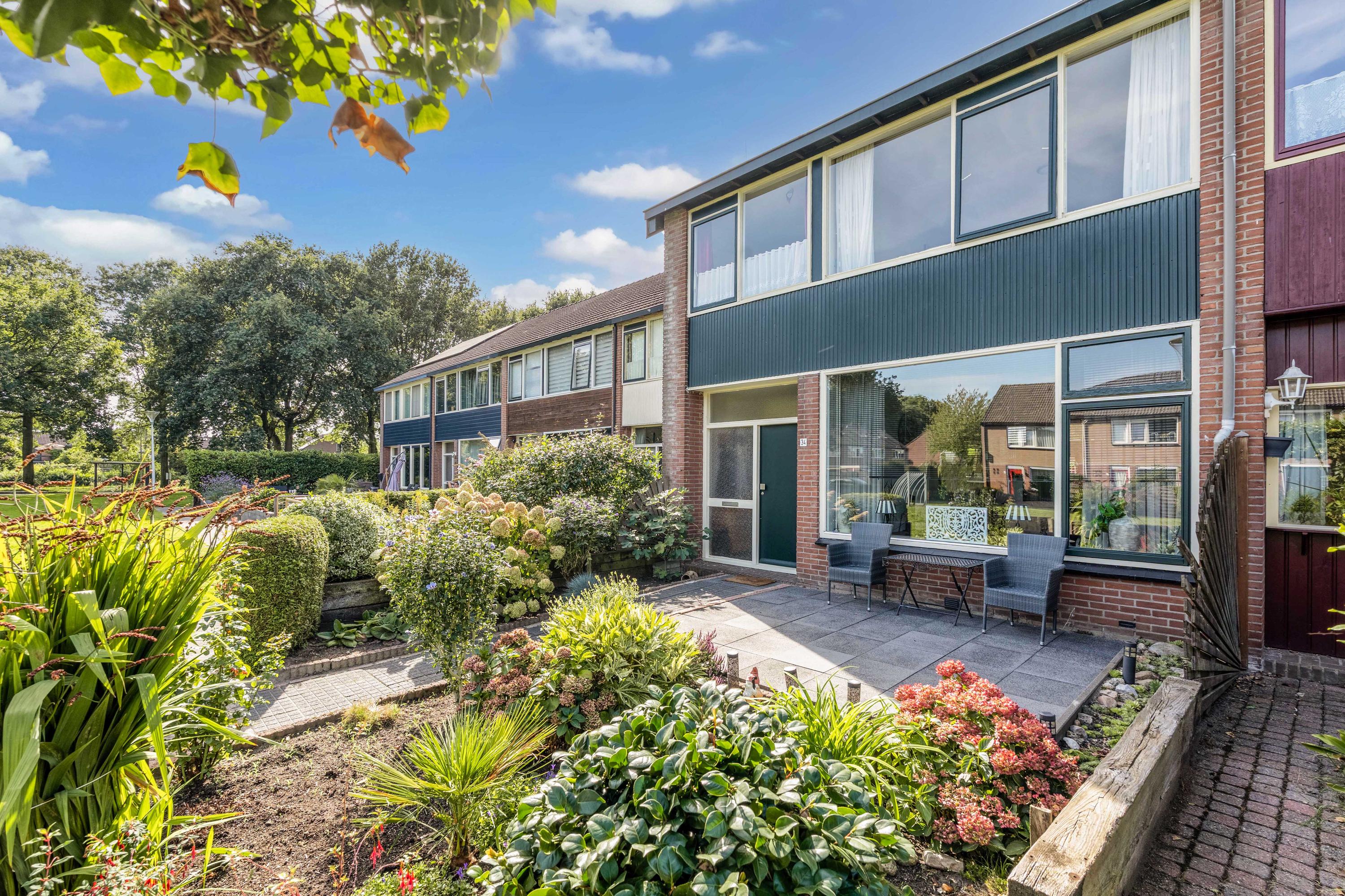 Tussenwoning te koop: Herenslagen 34, Steenwijk
