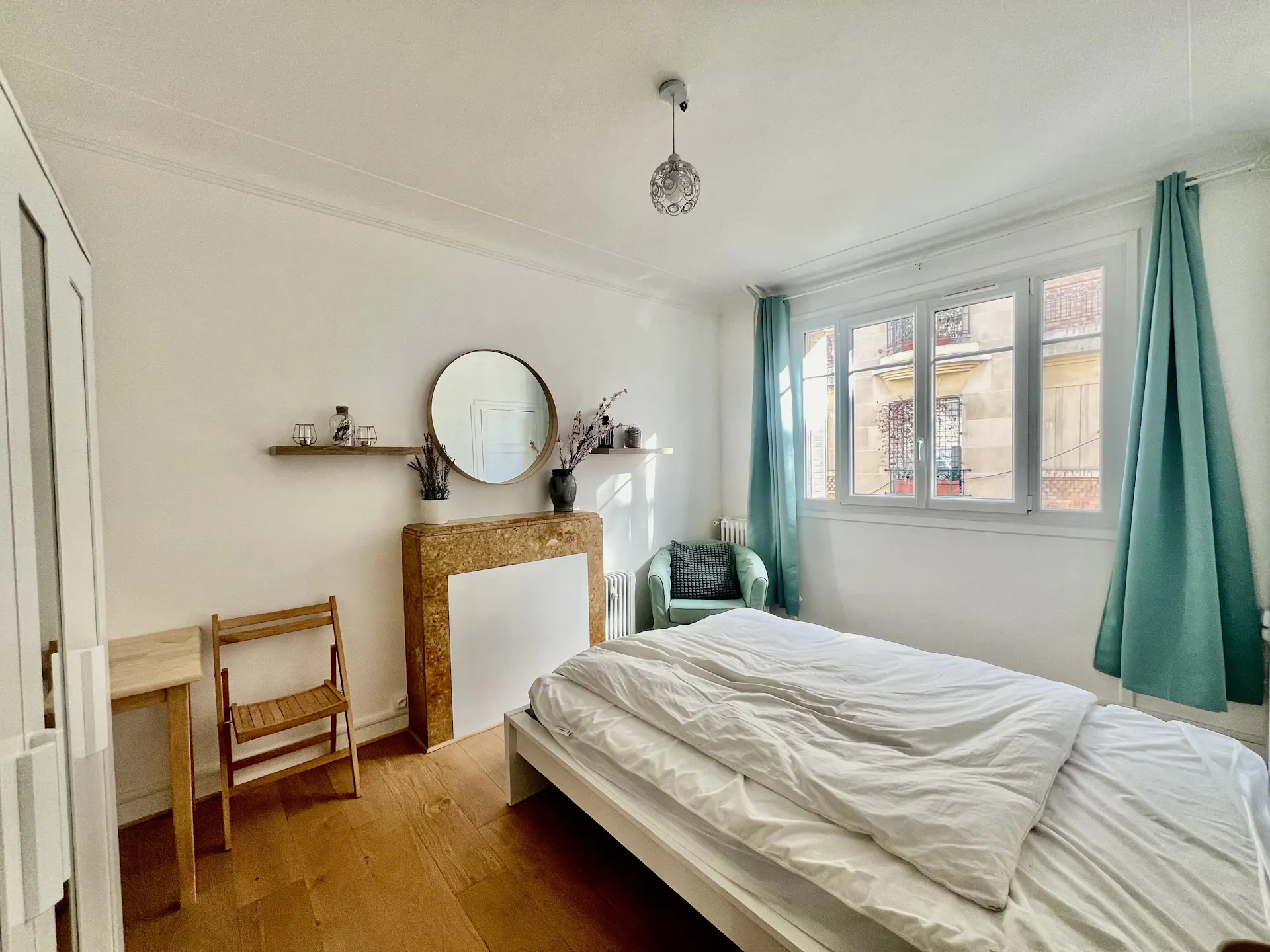 Flat Square Vermenouze in Paris