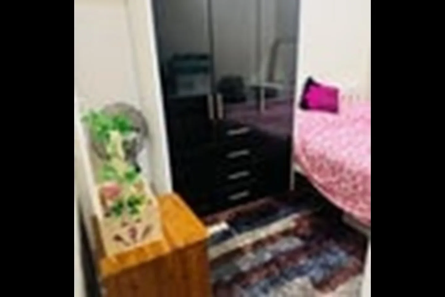Room Prout Road in Greater London